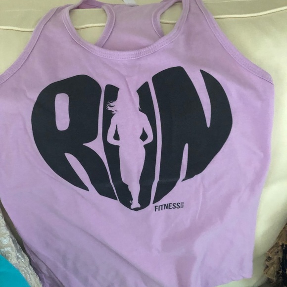 12 gym tanks for the price of 2! - Picture 2 of 8
